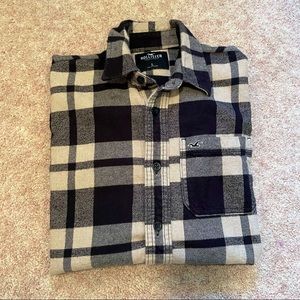 Hollister Men’s Flannel, Black & Cream Plaid  - Perfect Condition (Size: Small)